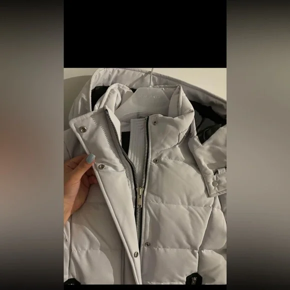 Brand-New Moose Knuckles Winter Jacket - Women’s Size S with Simon’s dust bag ! - Picture 7 of 13